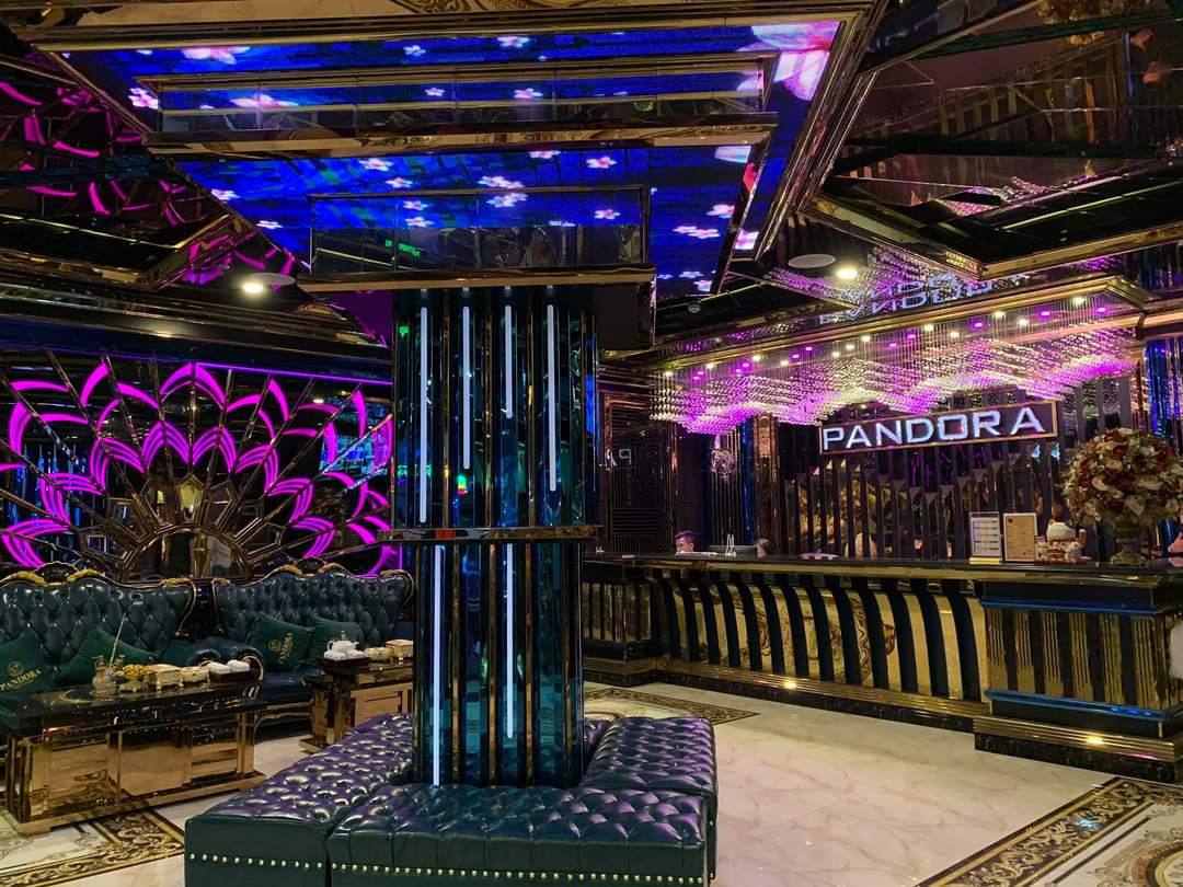 den-trang-tri-sanh-quan-karaoke