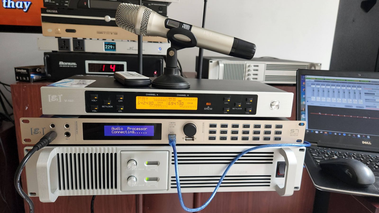 Micro E3 V160 trong bộ dàn âm thanh karaoke cao cấp 01 chính hãng E3 Audio