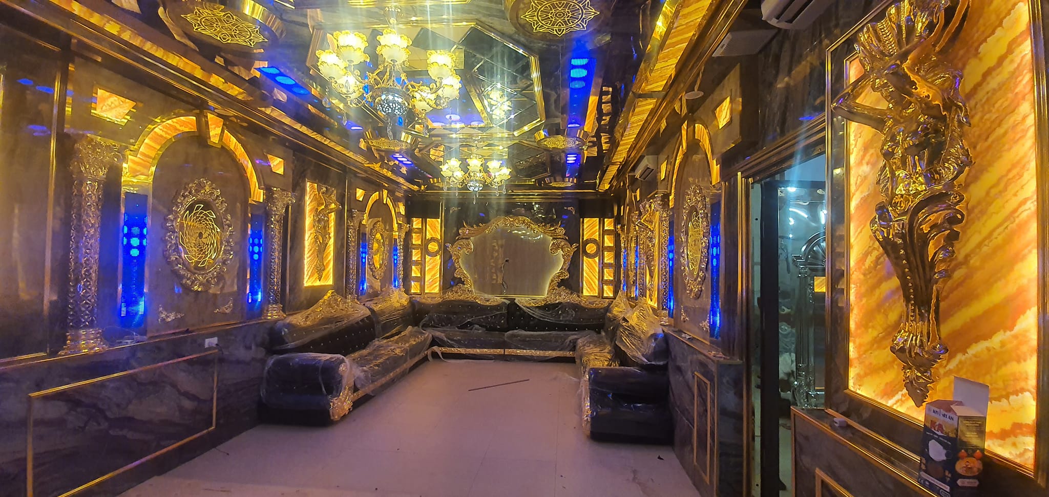 mau-phong-hat-gia-dinh-tan-co-dien-dep