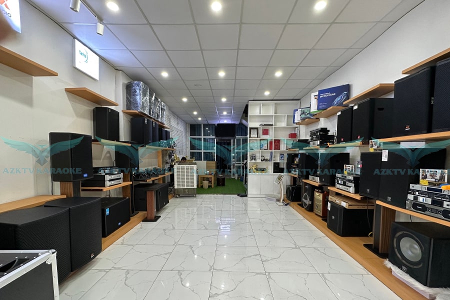 Showroom âm thanh trưng bày nhiều thiết bị cho khách hàng lựa chọn
