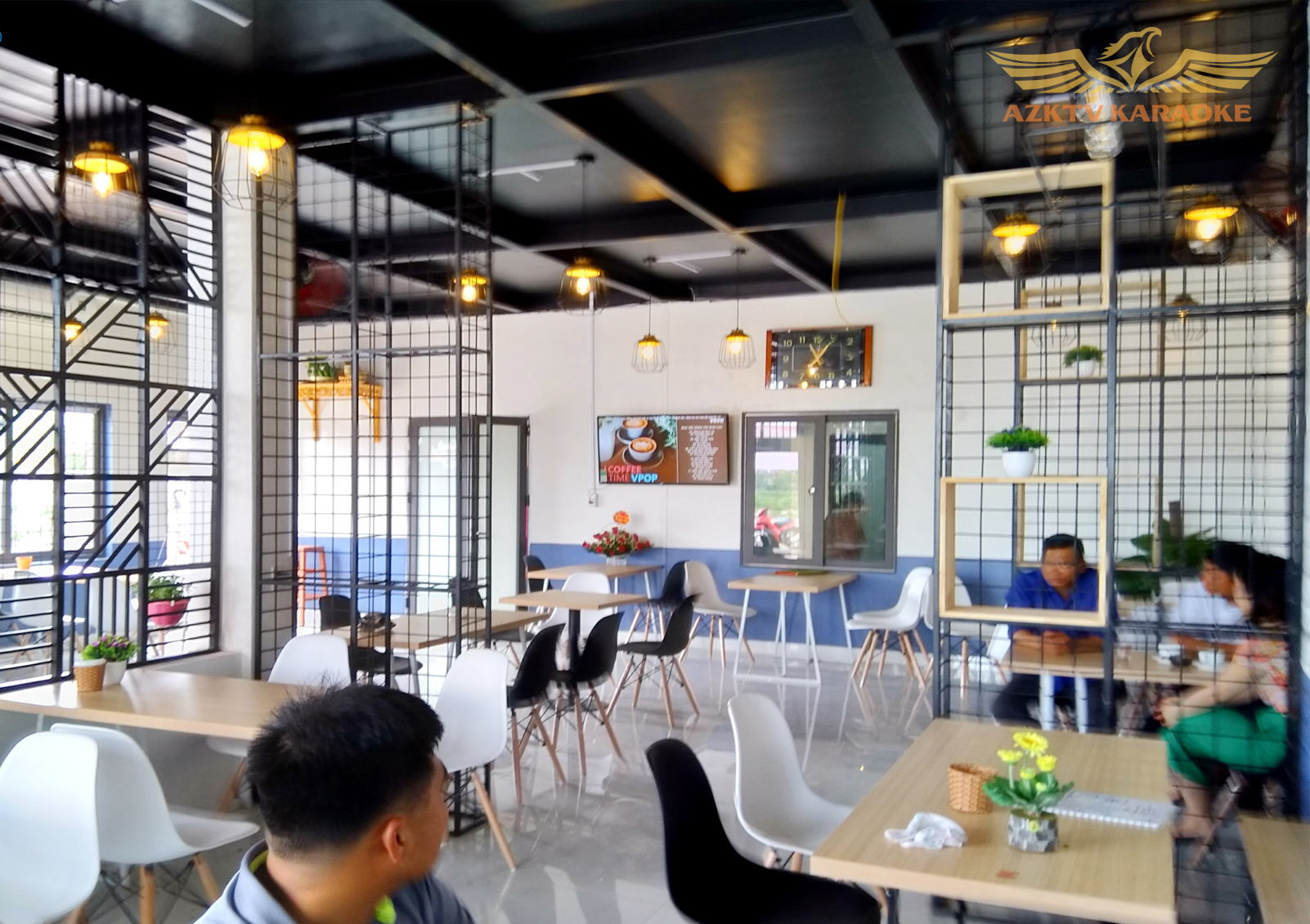 thiet-ke-quan-cafe-hien-dai-9