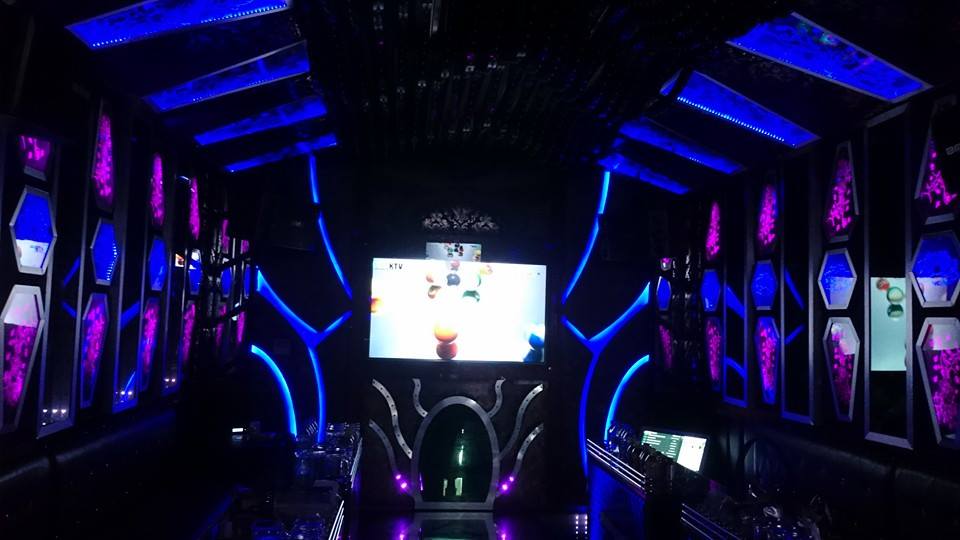 phong-karaoke-hien-dai-gia-re